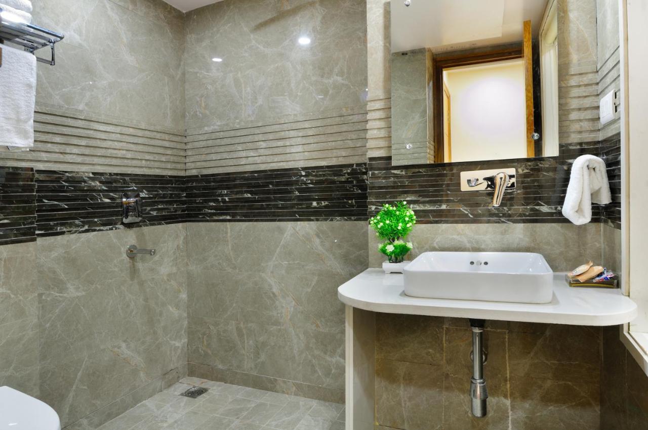 Hotel Worth Newly Bulit - Yeni Delhi Dış mekan fotoğraf