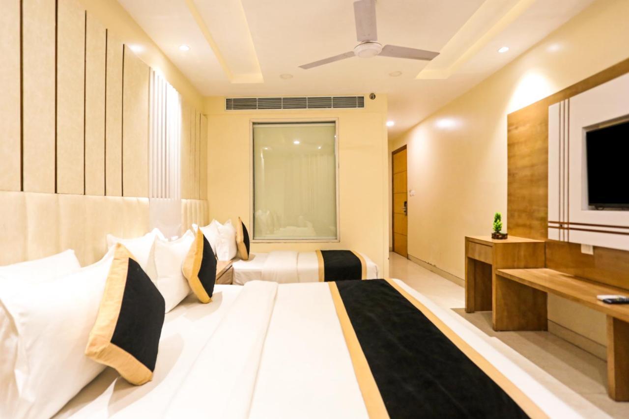 Hotel Worth Newly Bulit - Yeni Delhi Dış mekan fotoğraf