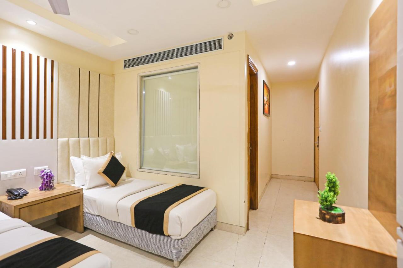 Hotel Worth Newly Bulit - Yeni Delhi Dış mekan fotoğraf