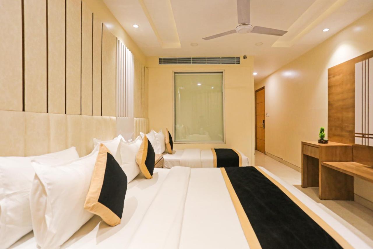 Hotel Worth Newly Bulit - Yeni Delhi Dış mekan fotoğraf