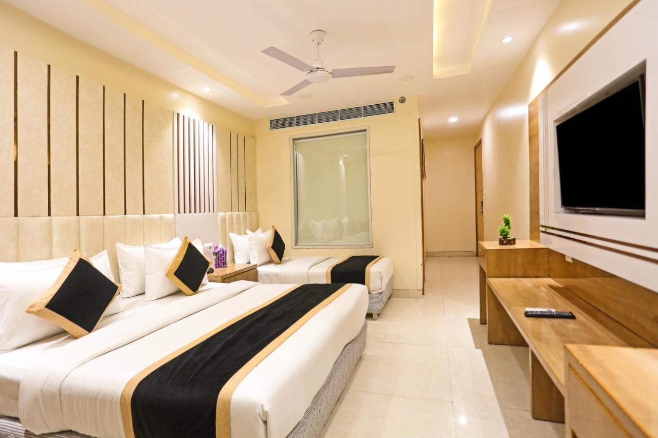 Hotel Worth Newly Bulit - Yeni Delhi Dış mekan fotoğraf