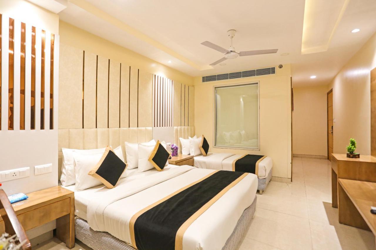 Hotel Worth Newly Bulit - Yeni Delhi Dış mekan fotoğraf