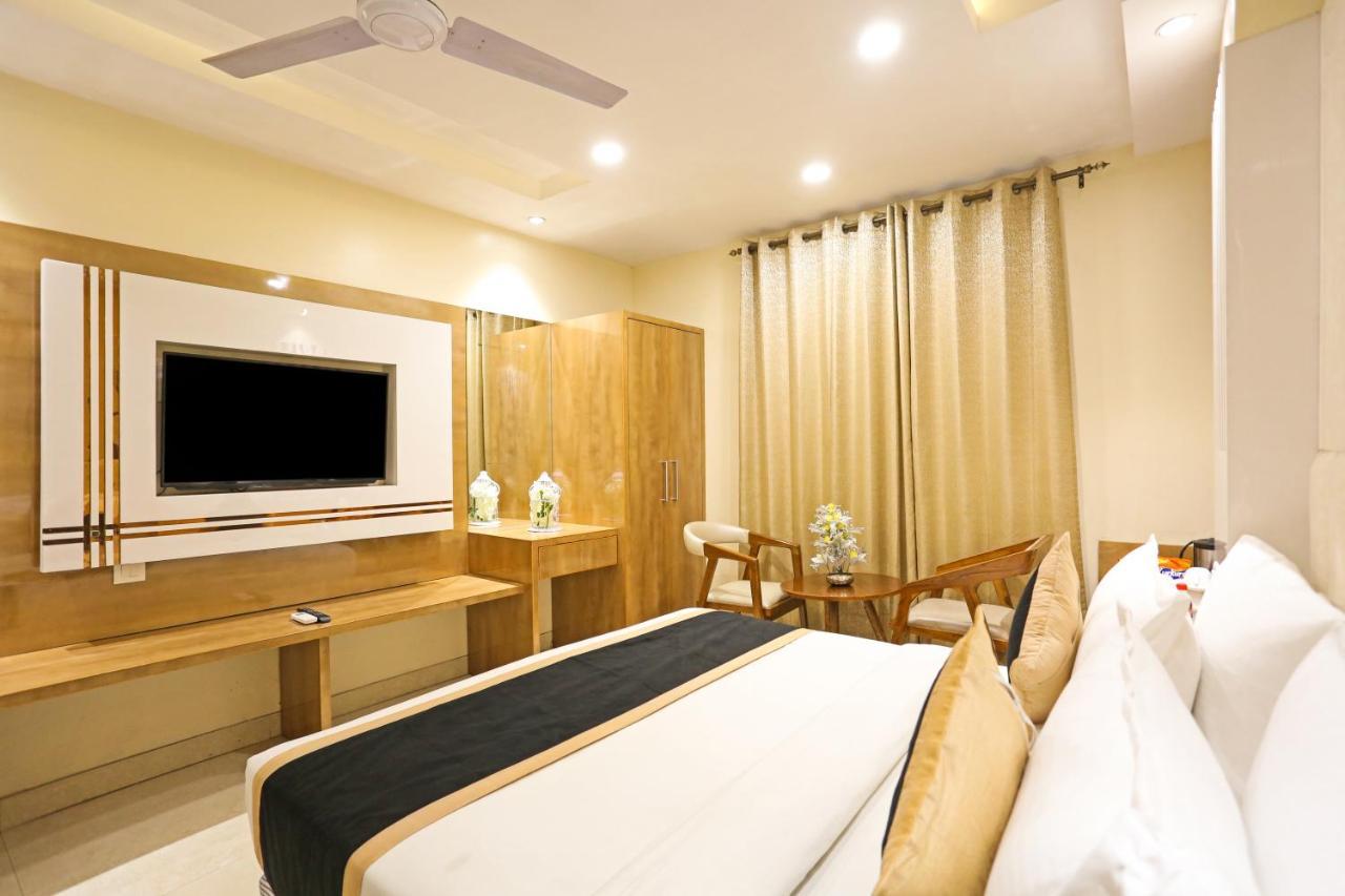 Hotel Worth Newly Bulit - Yeni Delhi Dış mekan fotoğraf