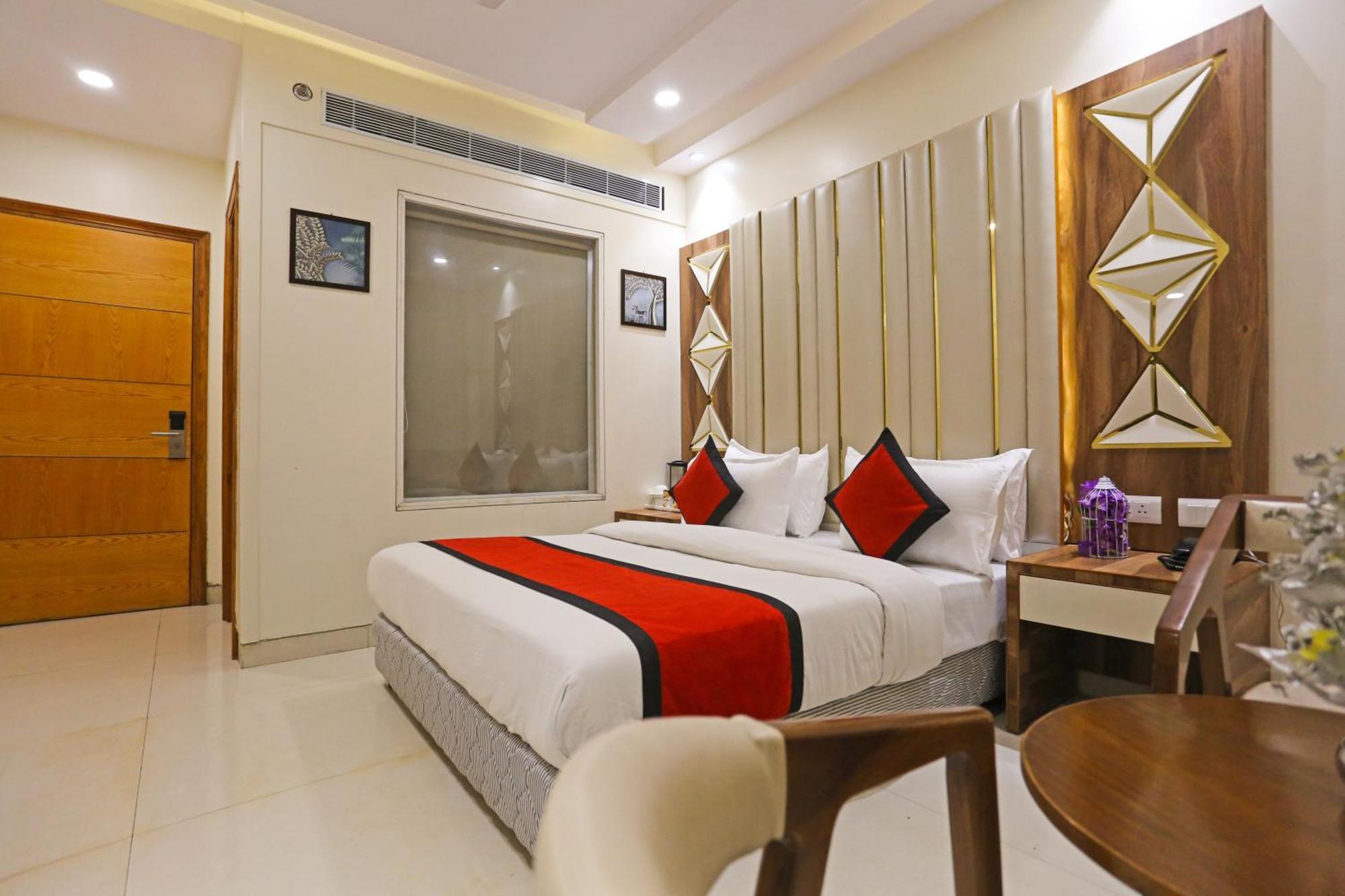 Hotel Worth Newly Bulit - Yeni Delhi Dış mekan fotoğraf
