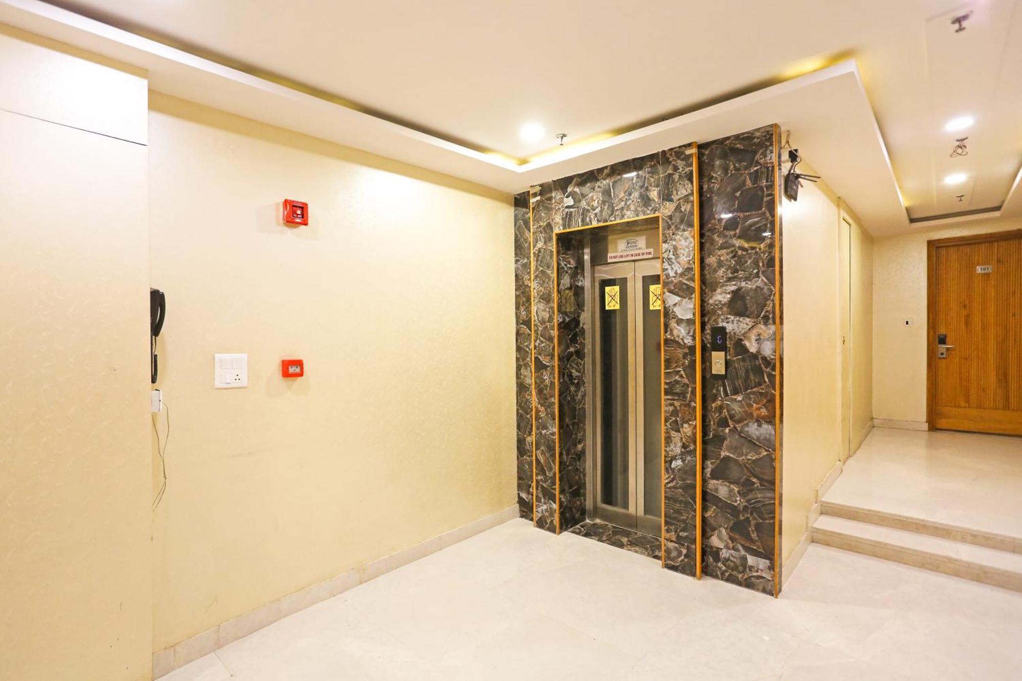 Hotel Worth Newly Bulit - Yeni Delhi Dış mekan fotoğraf